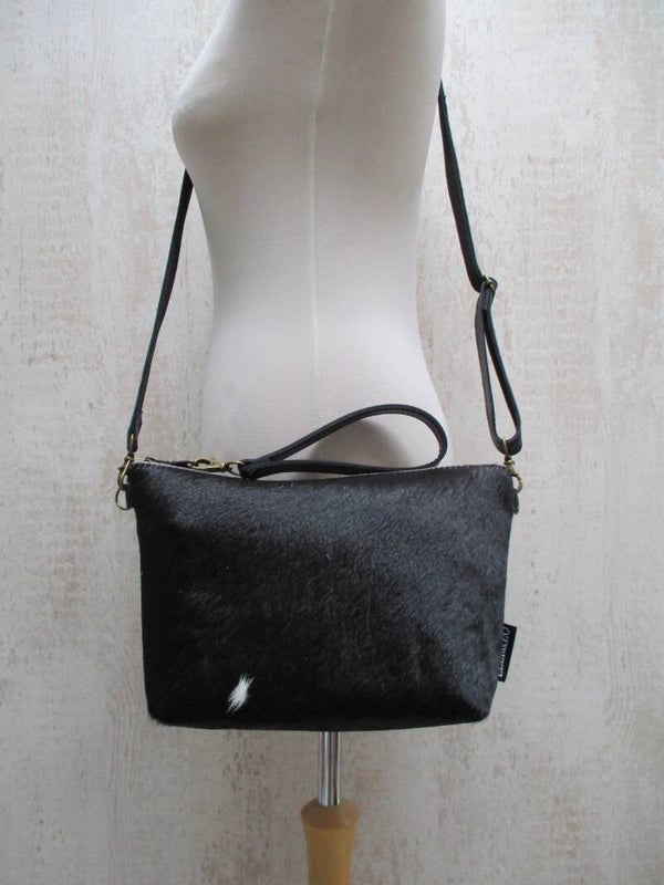 Zwart leren schoudertas zwart /wit koeienhuid 3