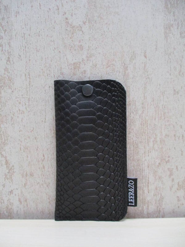 Leren brillenhoes zwart slangenprint grootmodel