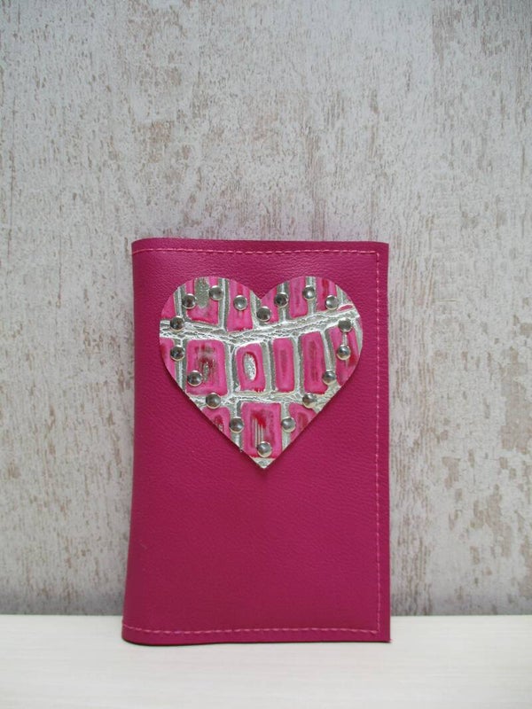 Leren paspoorthoes roze