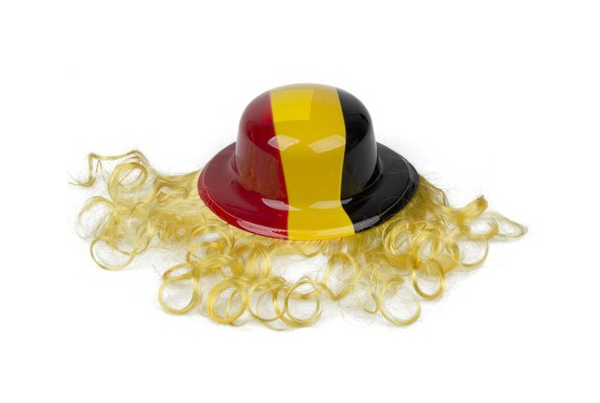 Supportershoed met pruik