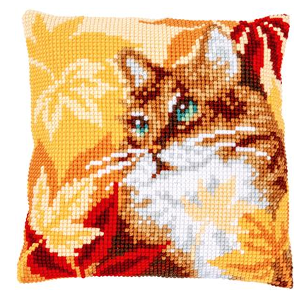 kruissteekkussen kat met herfstbladeren