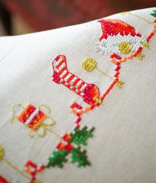 borduurpakket tafelkleed kerstmotiefjes