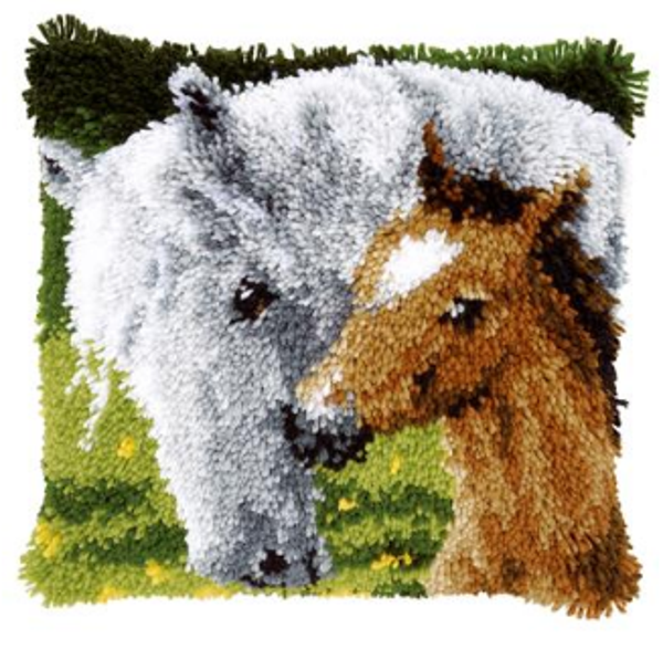 knoopkussen smyrna merrie met veulen