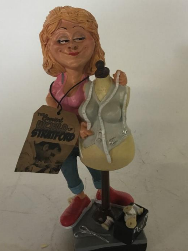 Naaister Warren Stratford