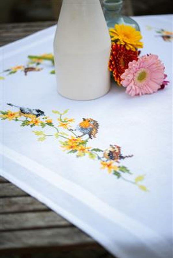 telpakket tafelkleed tuinvogels tussen bloesem