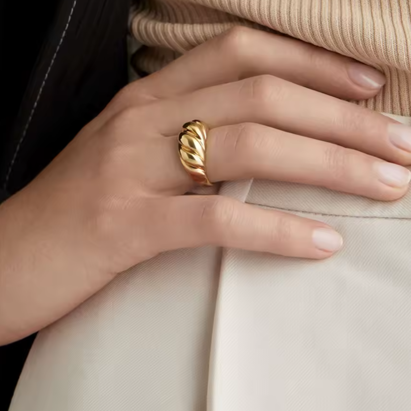 Gedraaide croissant ring