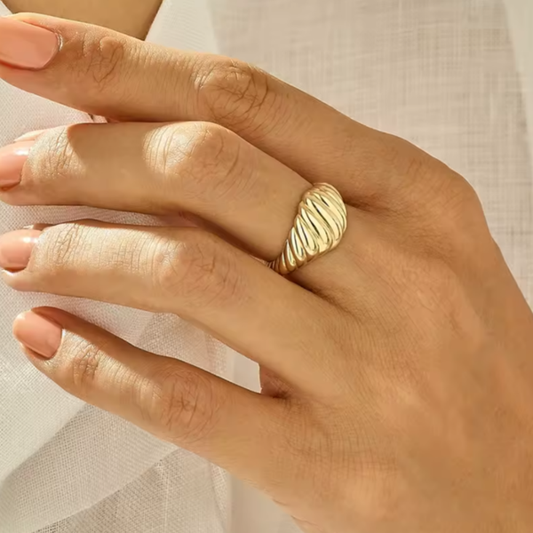 Croissant ring