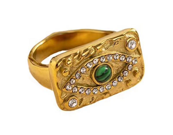 Emerald eye ring