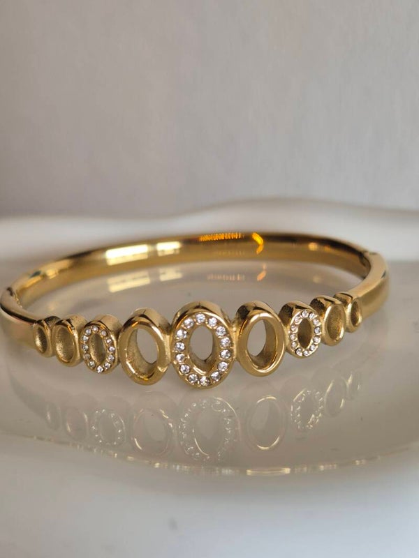 Elara Oval Strass Bangle
