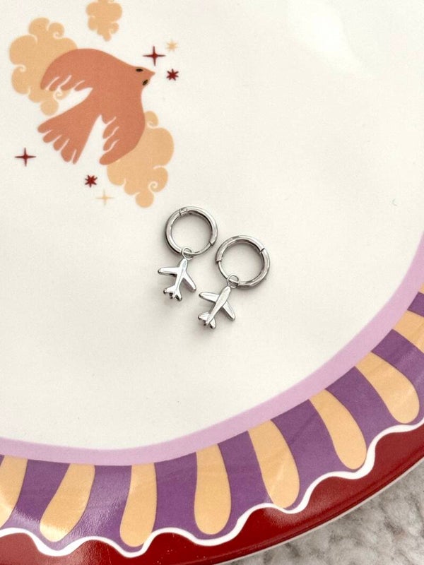 Oorbellen met vliegtuigje zilver