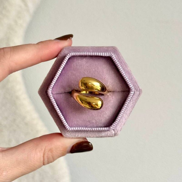 Double statement ring