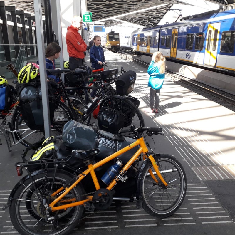 De grootste uitdaging...Hoe krijgen we dit allemaal in de trein?