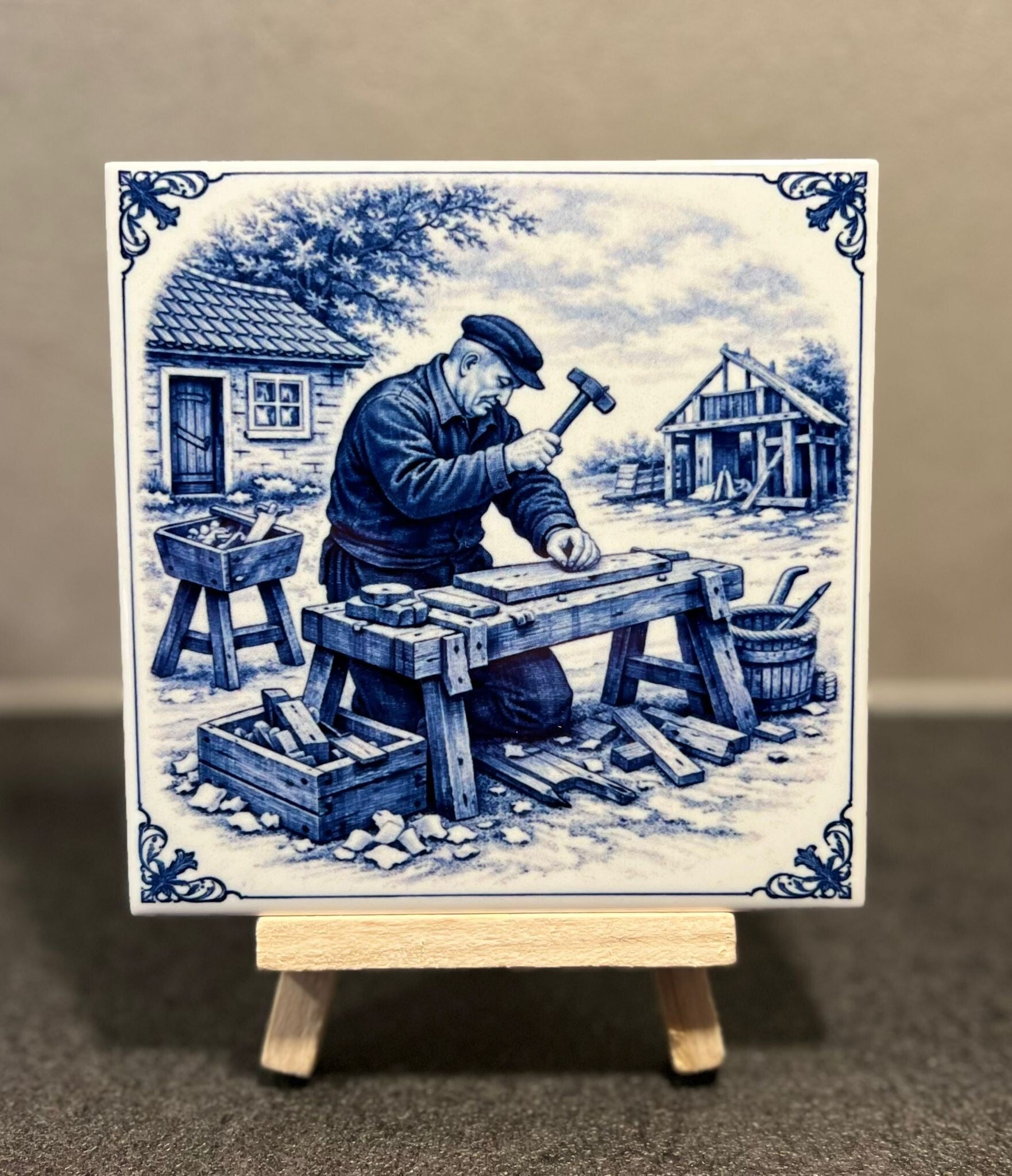 Timmer man Delfts blauw