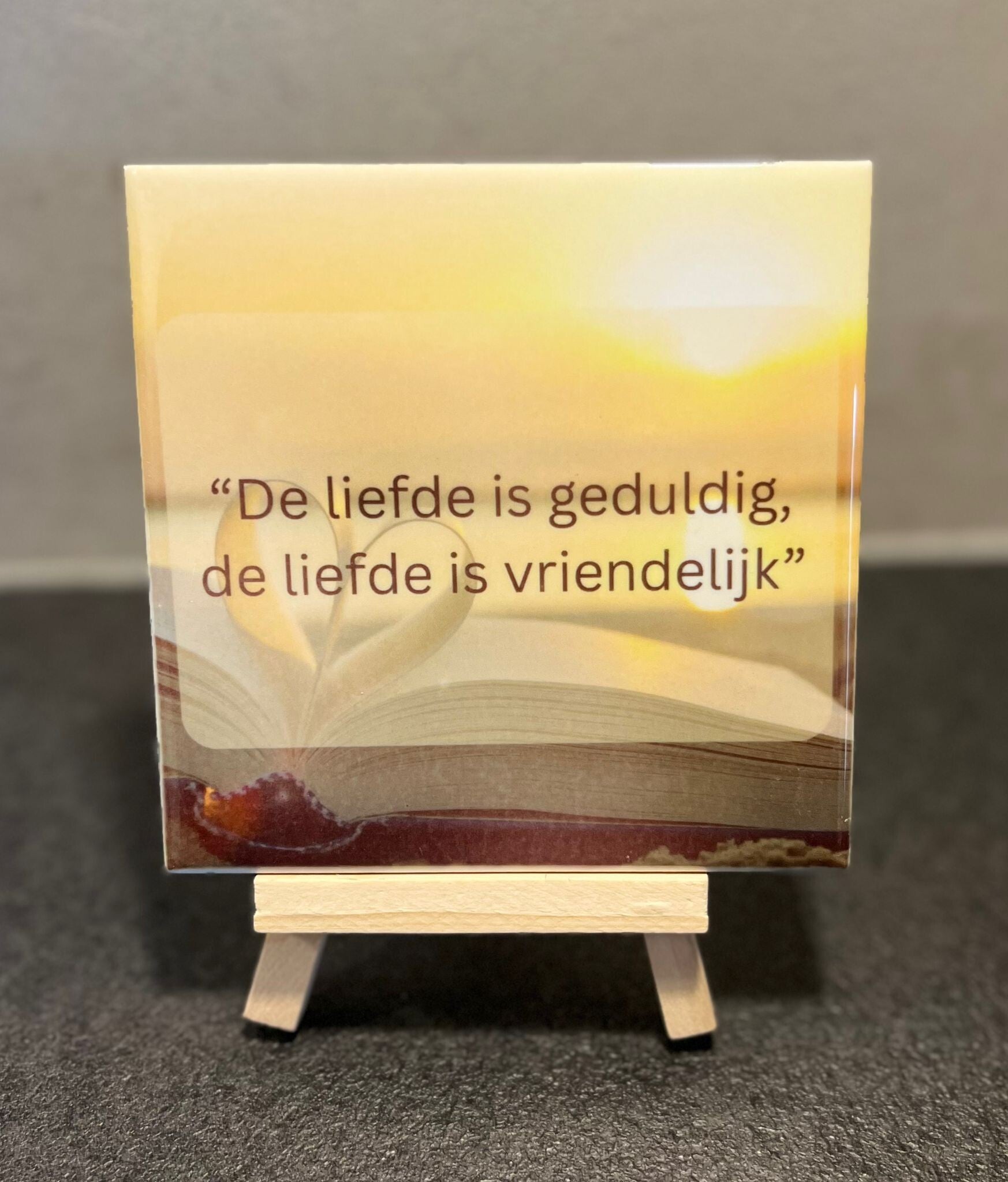 De liefde is geduldig, de liefde is vriendelijk