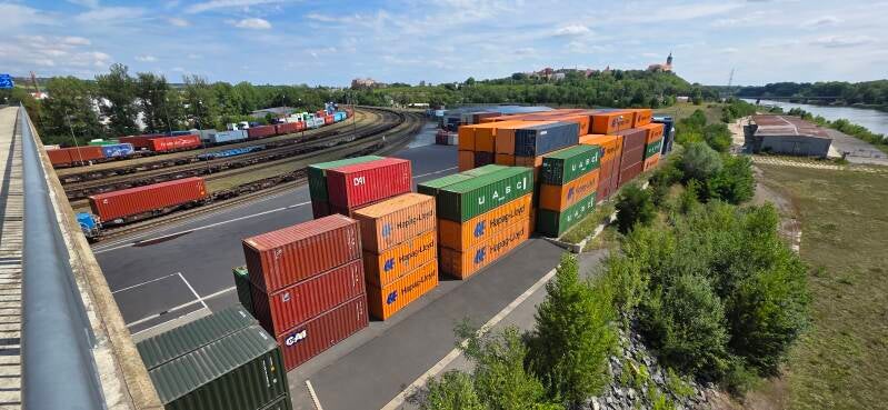 m-ln-k-container-terminal_04-standard.jpg