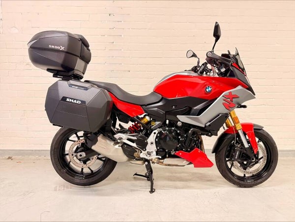BMW F900XR