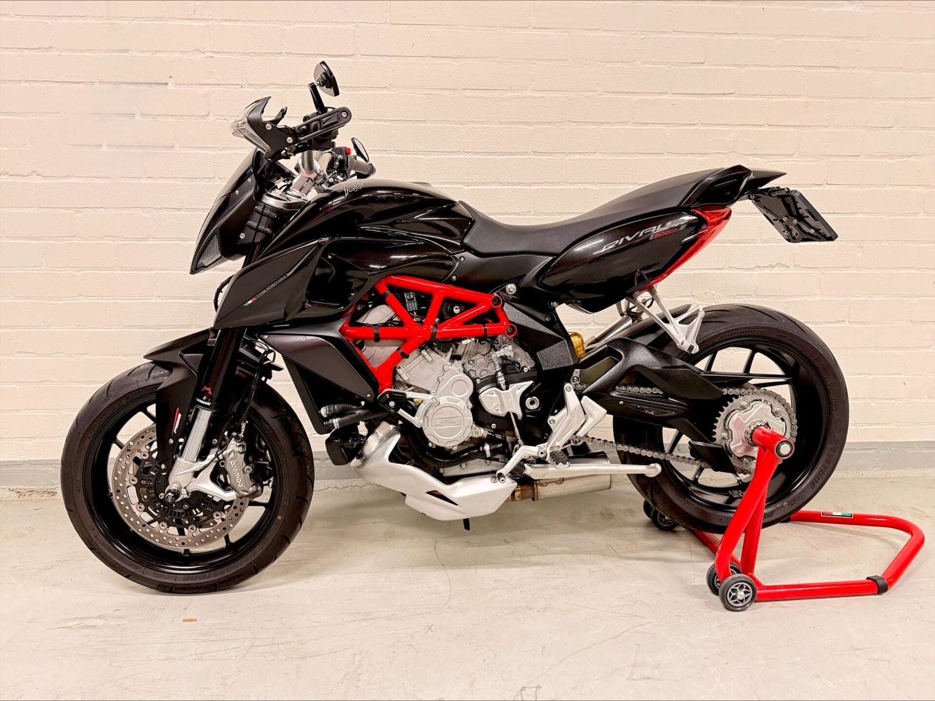 MV Agusta Rivale 800 – 35-MG-SN