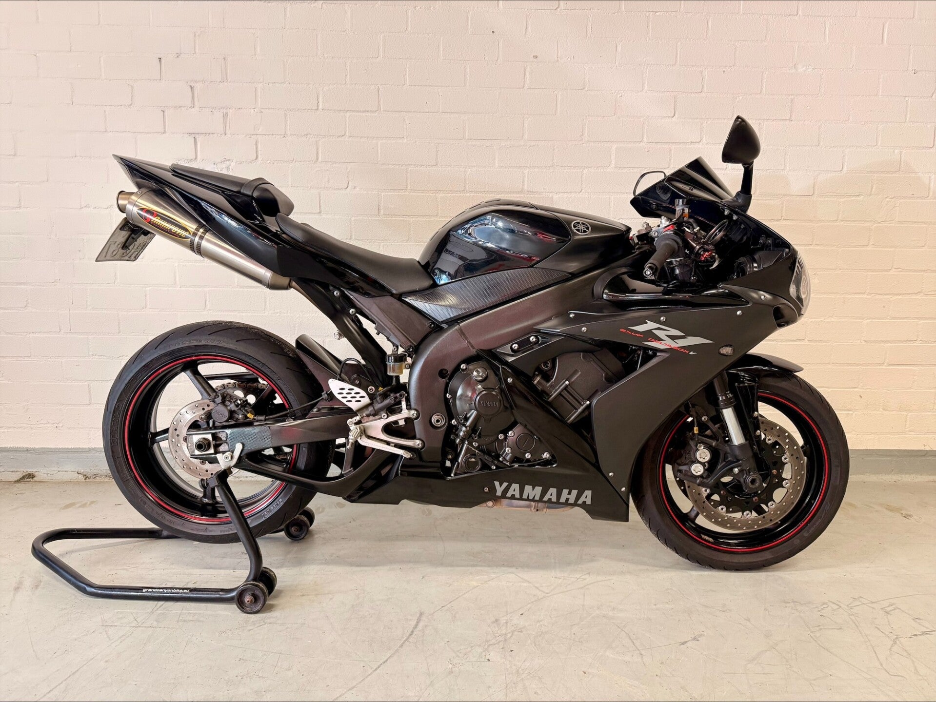 Yamaha YZF R1