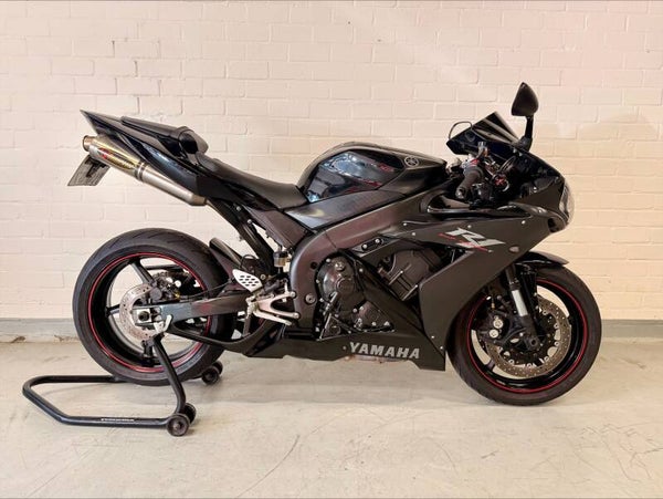 Yamaha YZF R1