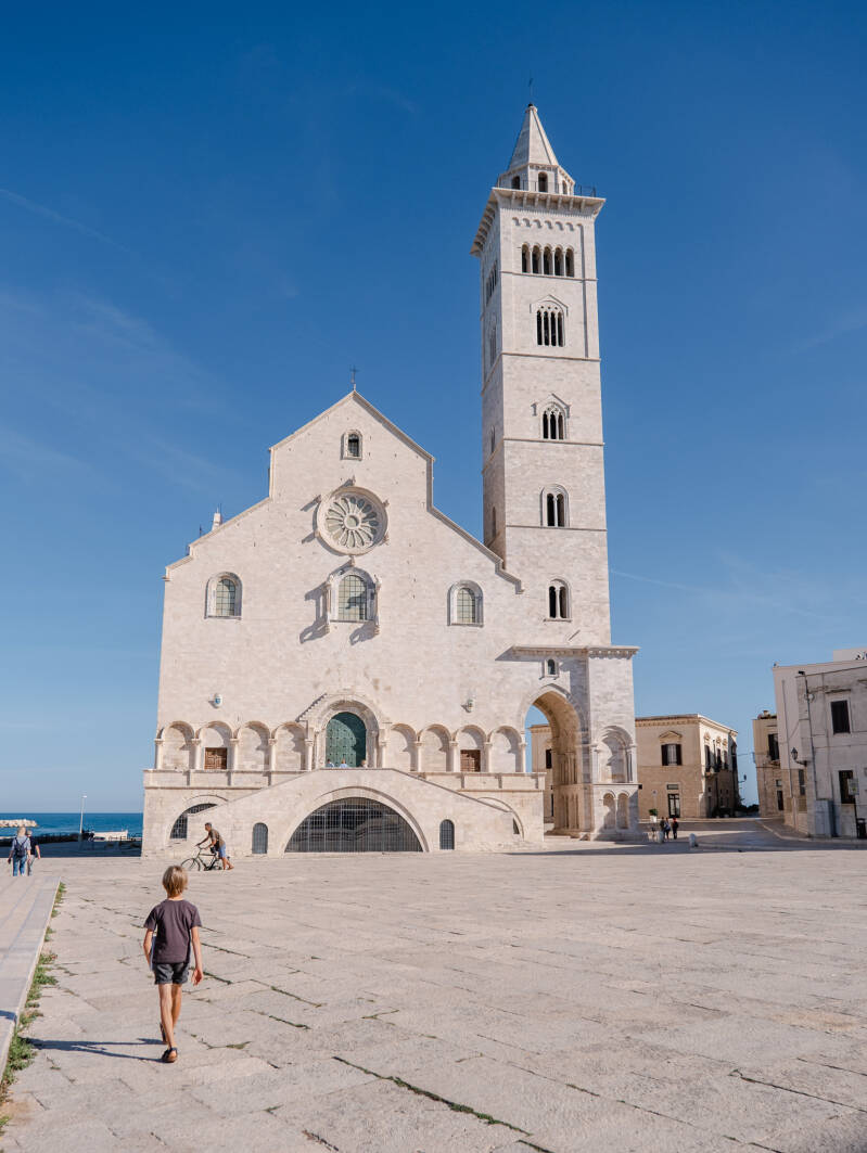 cathédrale de la ville de Trani dans les pouilles