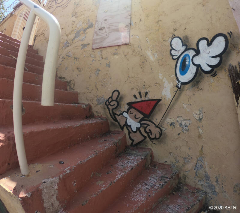 KBTR walking stairs in Curaçao with Pop Eye balloon