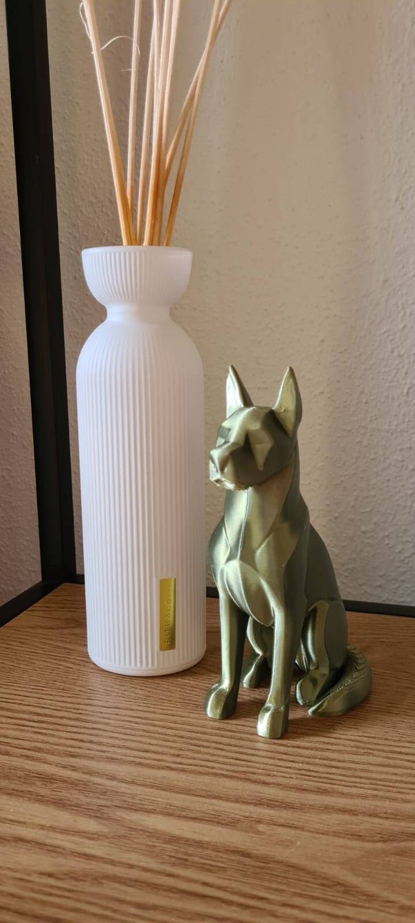 Exclusief 3D Geprint Hondenbeeldje: Geometrische Duitse Herder / Dobermann in Zijdegroen