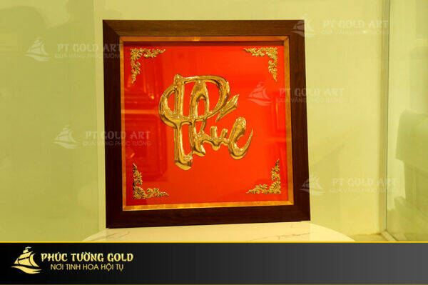 Quà tặng tranh chữ Phúc mạ vàng tại Phúc Tường Gold