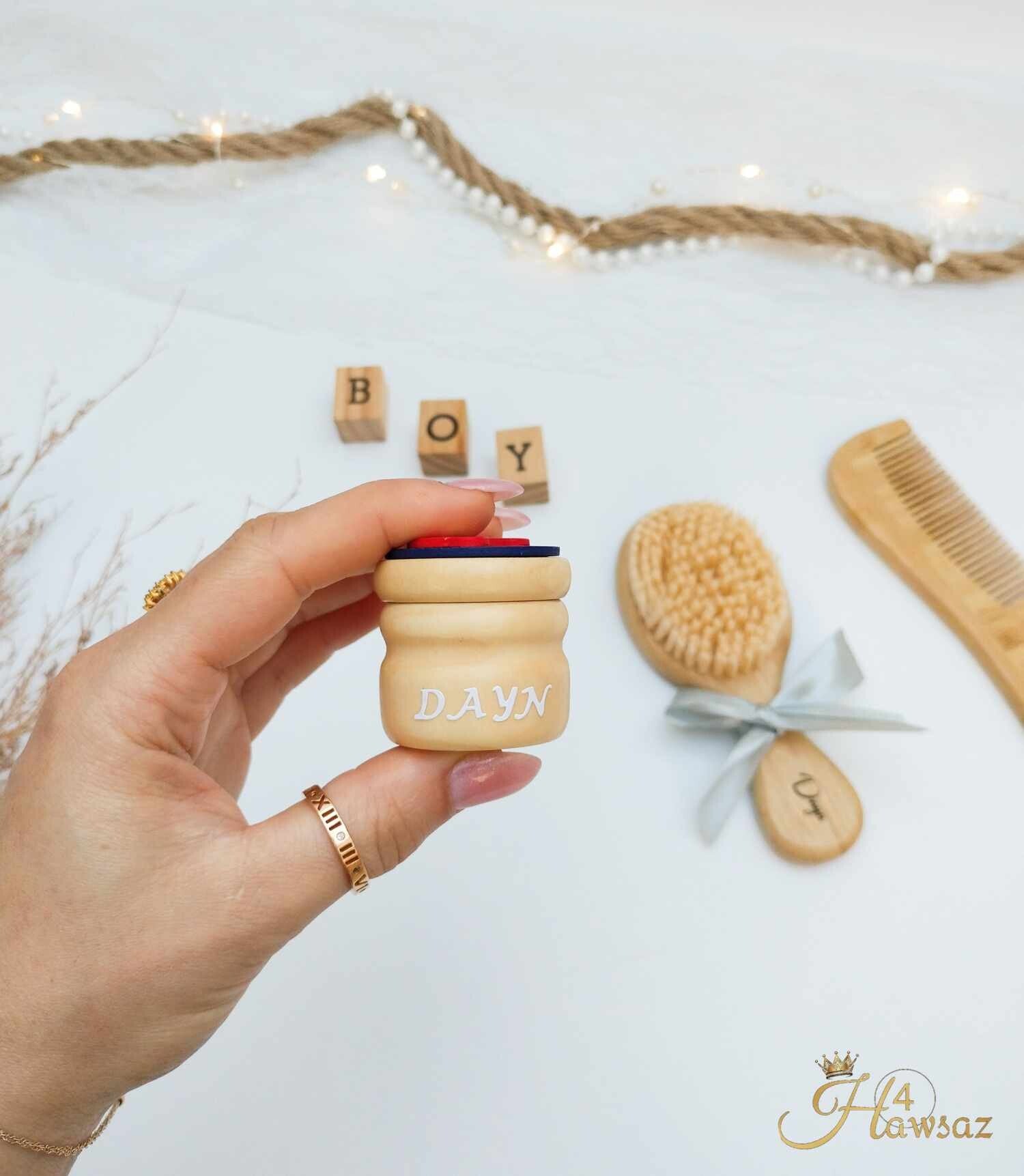 Tandendoosje met naam van hout