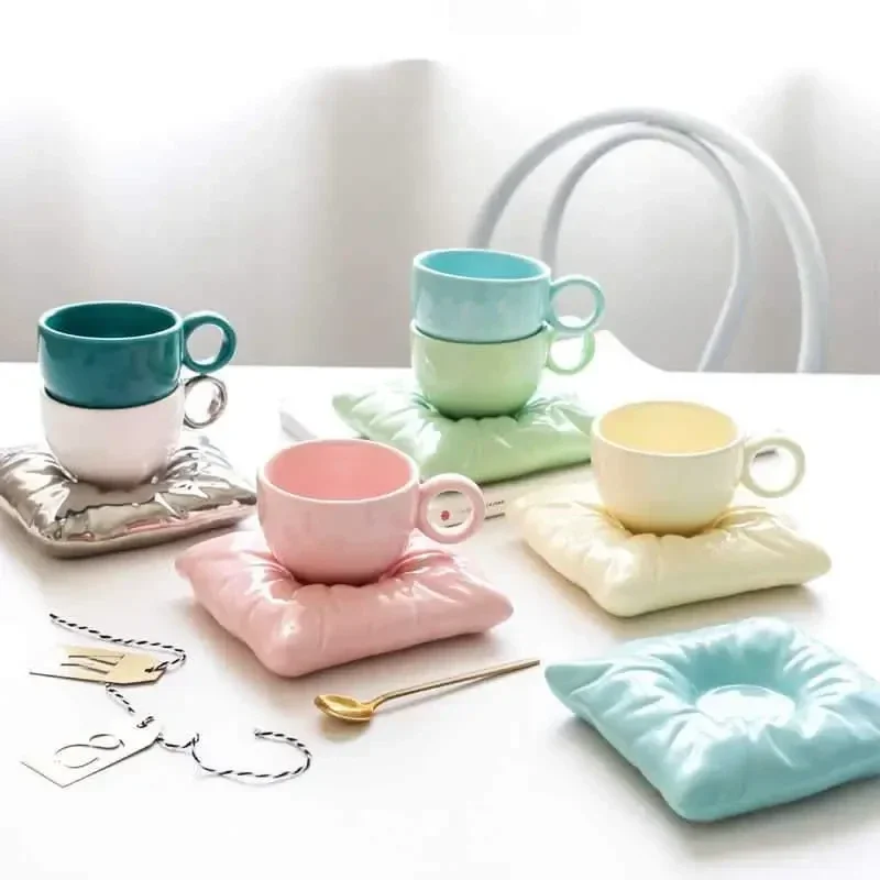 Coffee Cups with Pillow Shape Plates