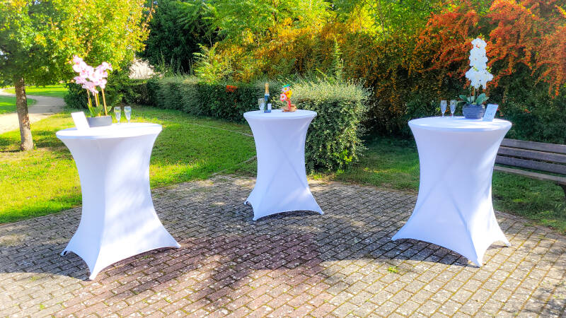 Location mange-debout housse blanche vin d'honneur Loiret