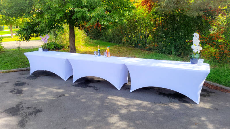 Location tables réception housse blanche extérieur Loiret