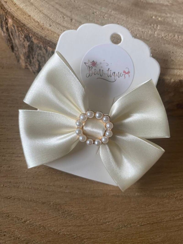 Light cream parel rond