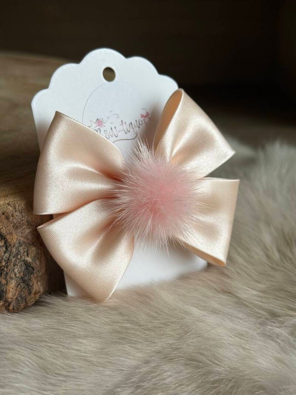 Strik satijn met pomponnetje Champagne