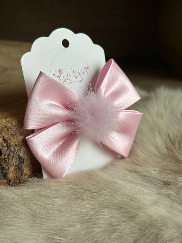 Strik satijn met pomponnetje Pale Pink