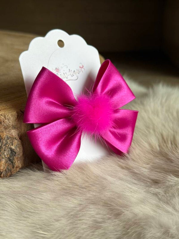 Strik satijn met pomponnetje Magenta