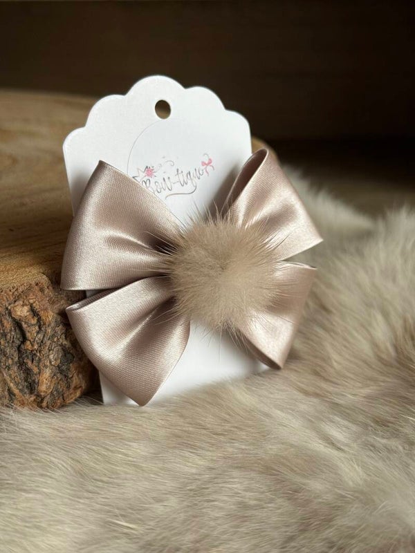 Strik satijn met pomponnetje Beige