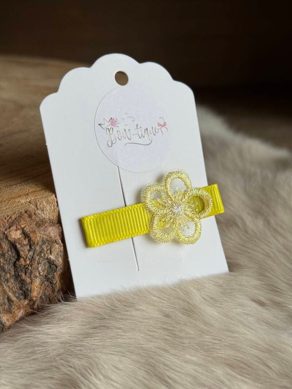 Alligatorclip met bloemetje Geel
