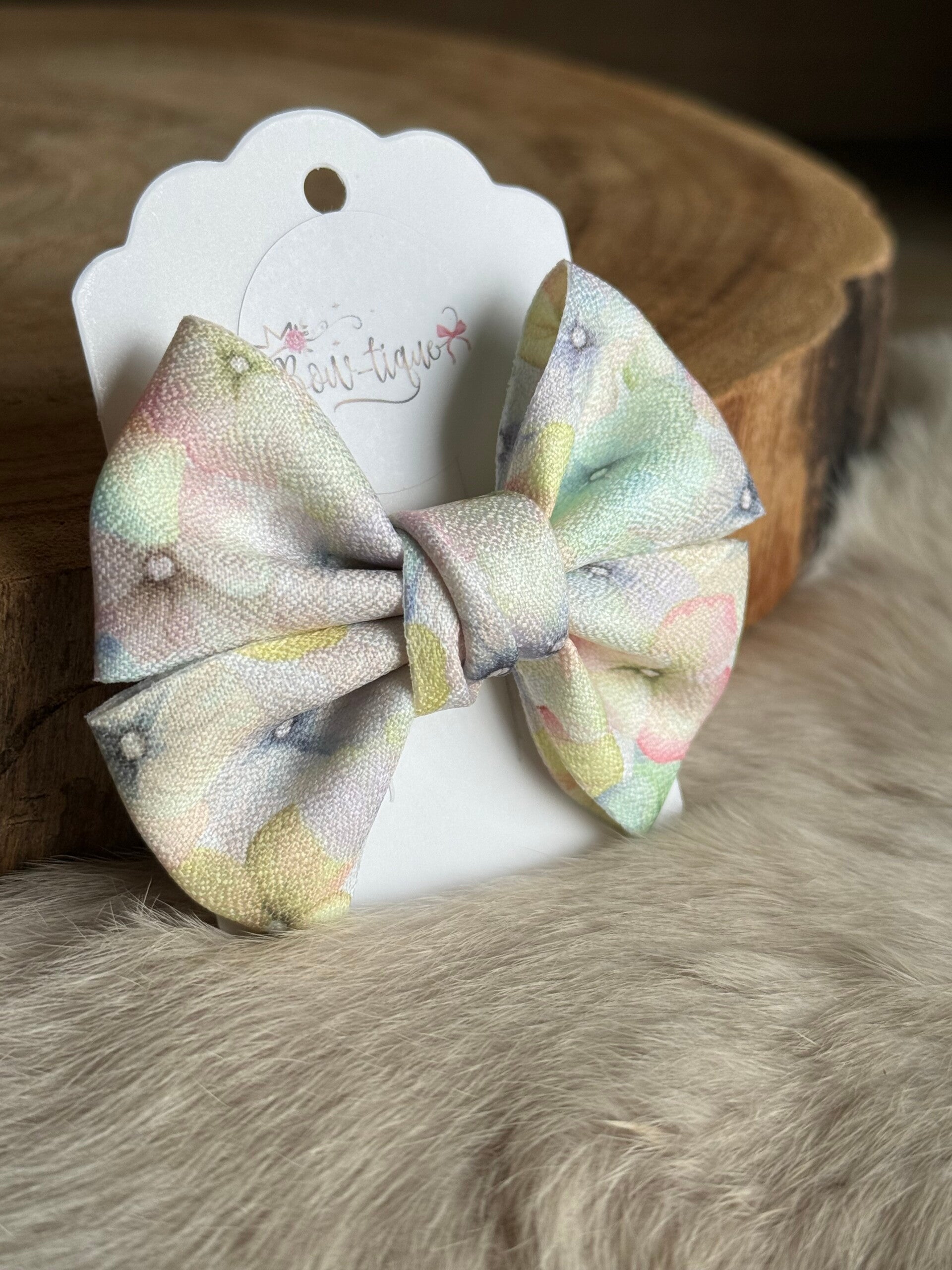 Gebloemde strik Lou Geel