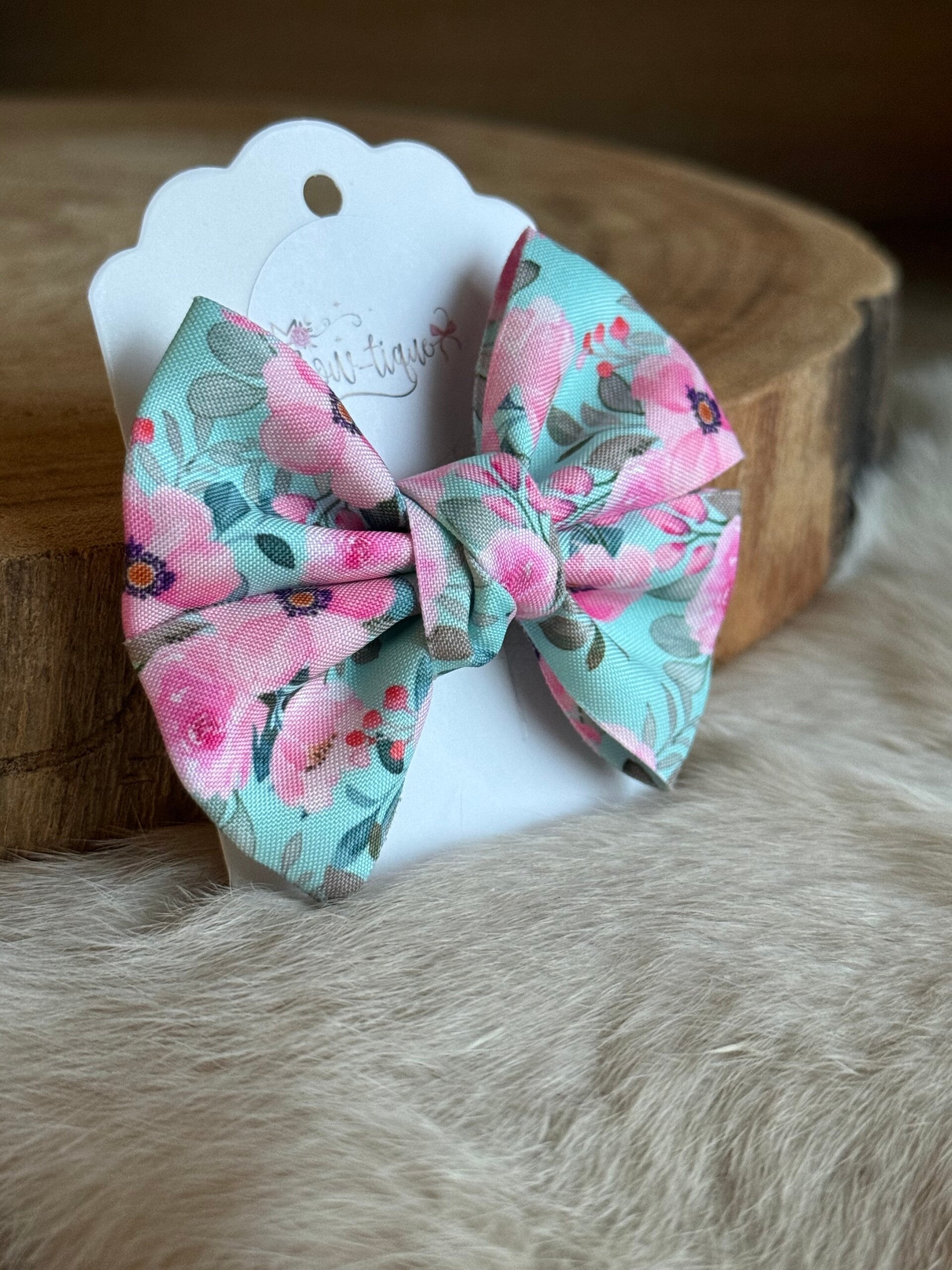 Gebloemde strik Nova eau de nil