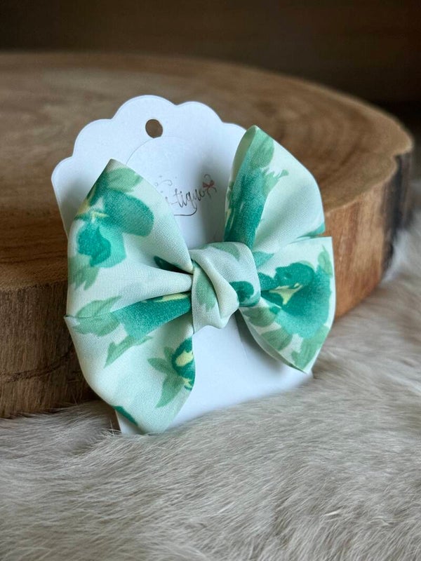 Gebloemde strik Romèe Groen