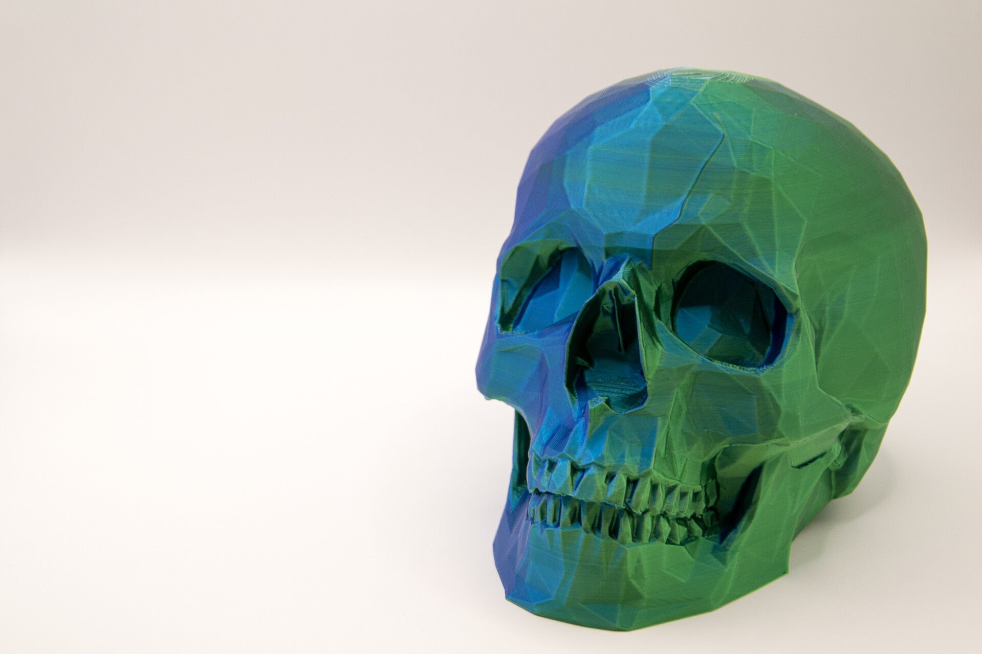 helloween 3D Skull ( Large Silk ) groen blauw 25cm
