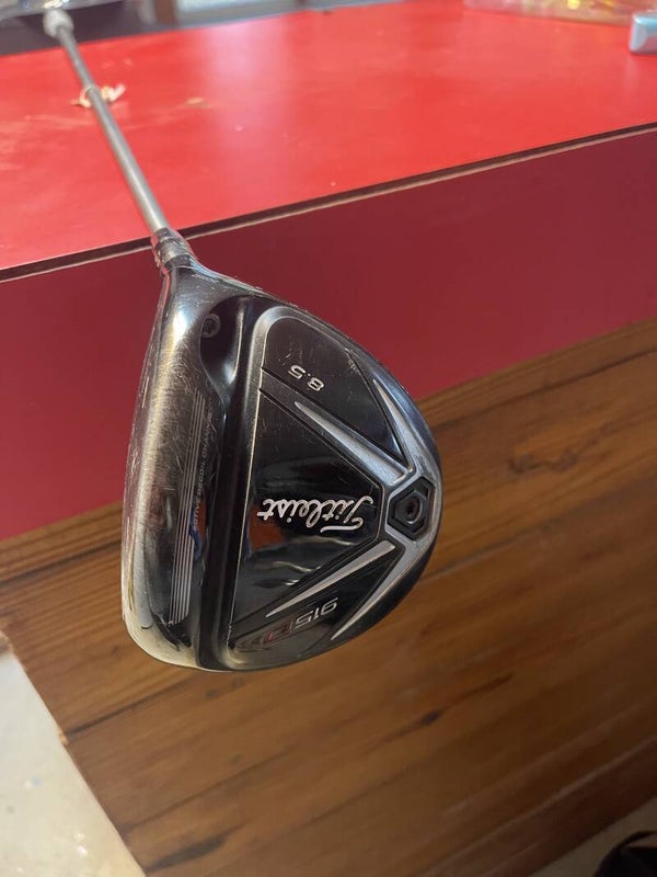 Titleist 915D3 driver, 8.5° loft