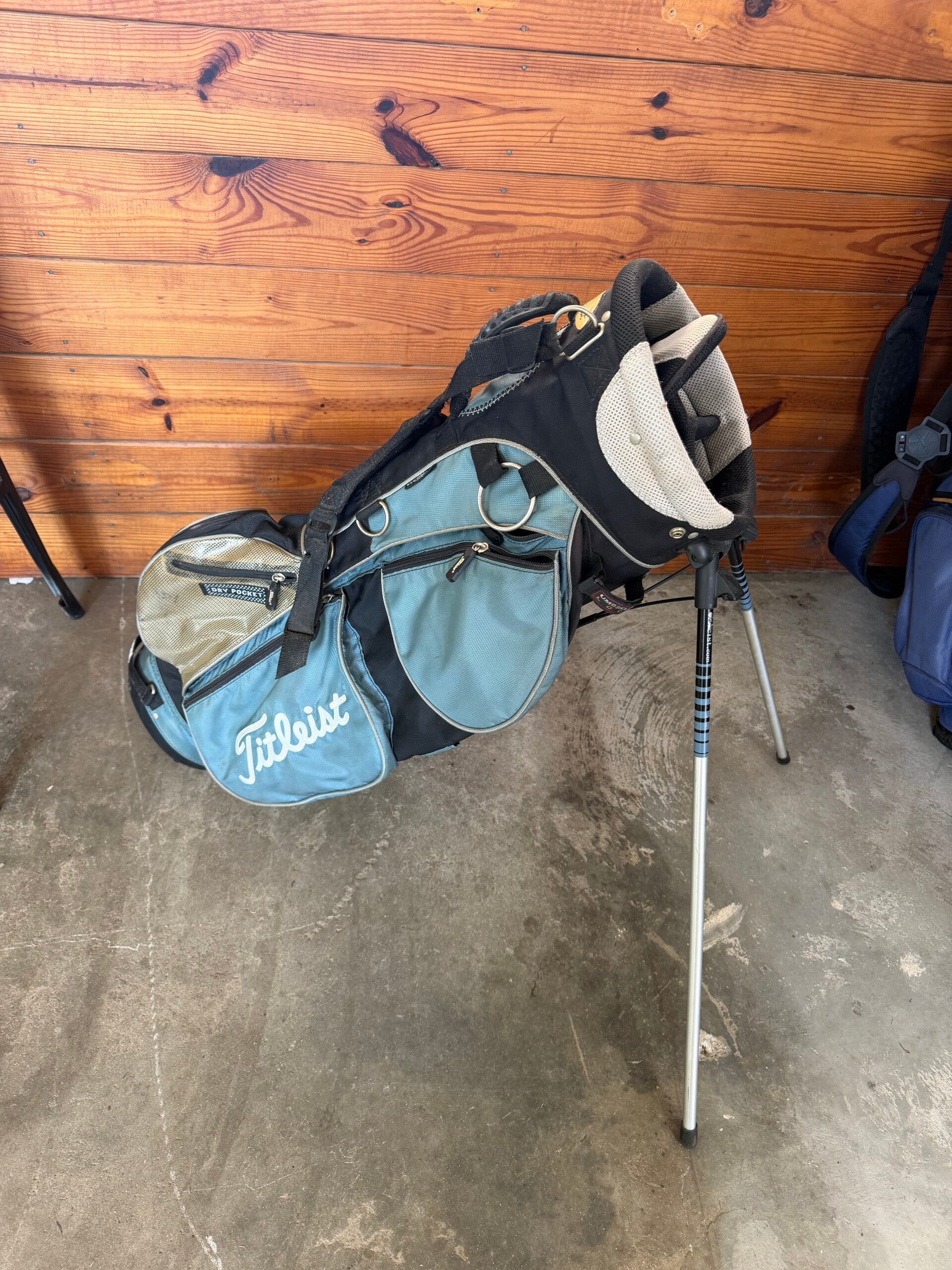 Titleist Golf Premium Stand Carry Cart Bag Black Blue Rain Cover 4-Way Divide
