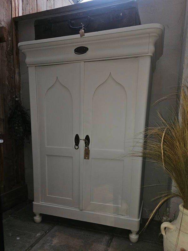 ✨ Charmante Biedermeier meidenkast – cashmere & rose water