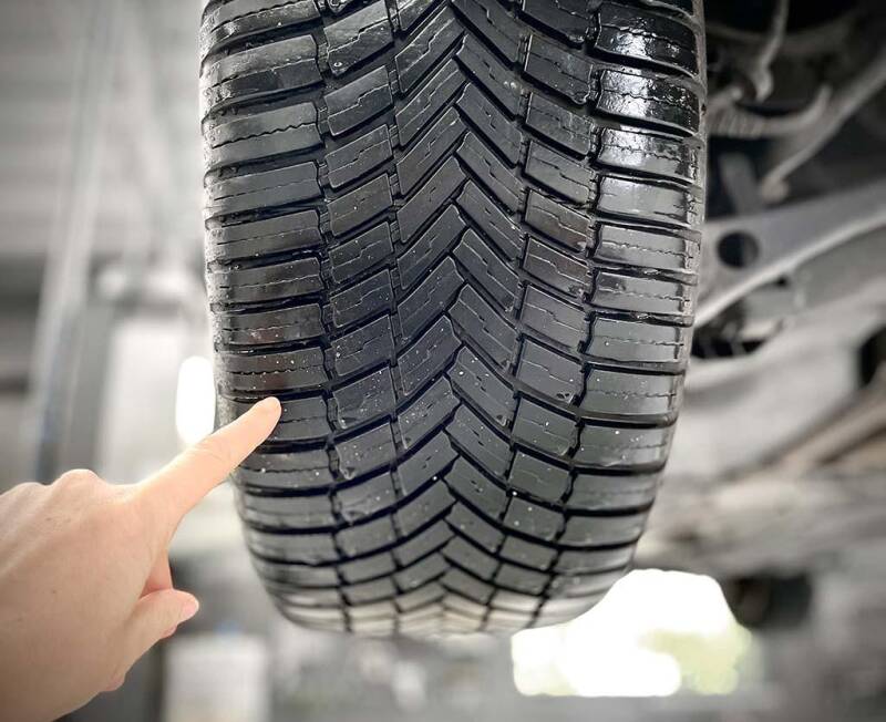 "La sicurezza si adatta alla stagione. Prenota ora il tuo cambio gomme."