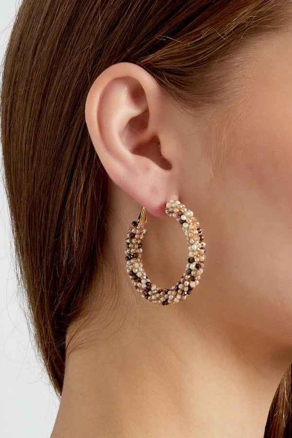 Oorbellen beige/goud glaskralen
