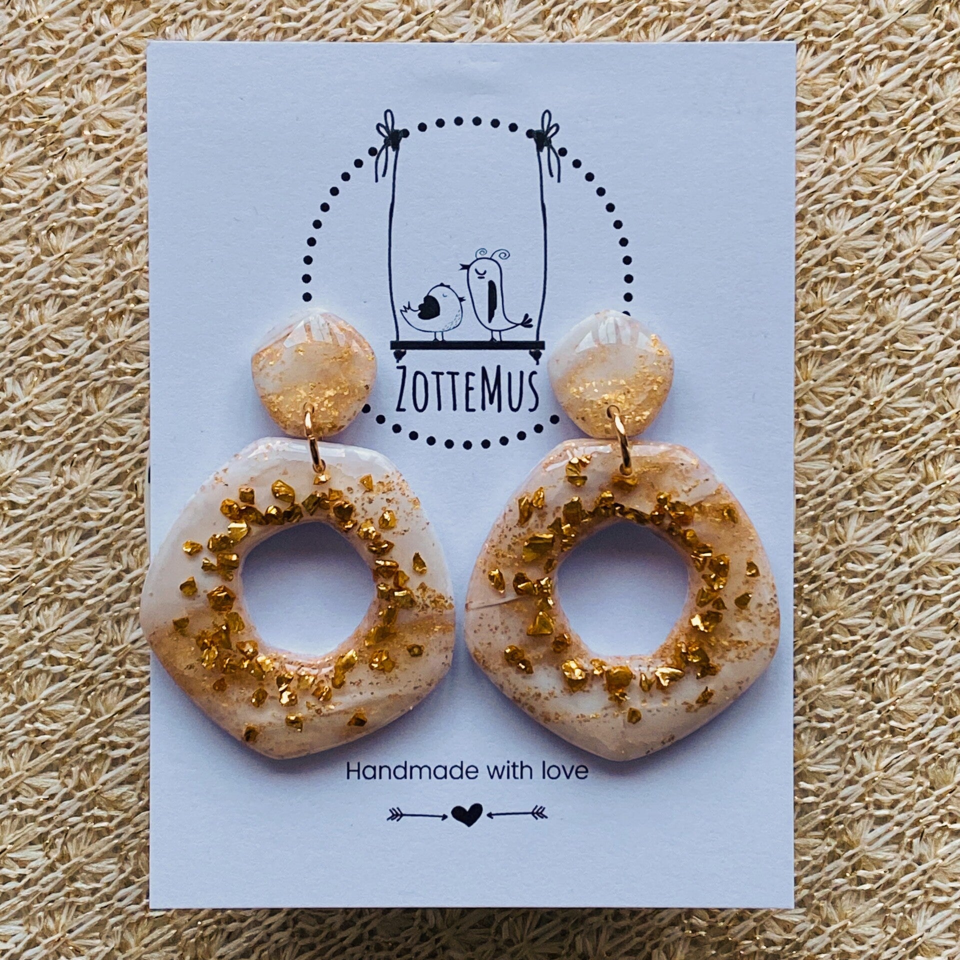 Crush Irregular Donut White Gold