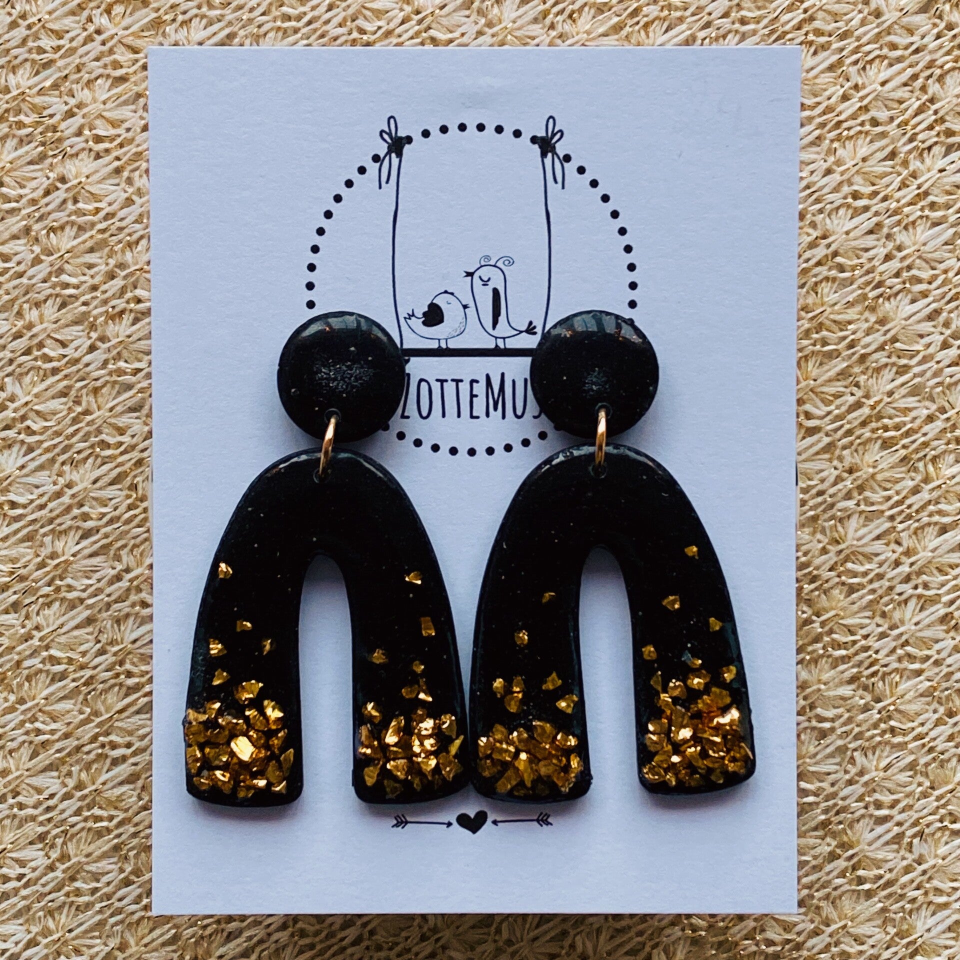 Crush Reversed U Black Gold