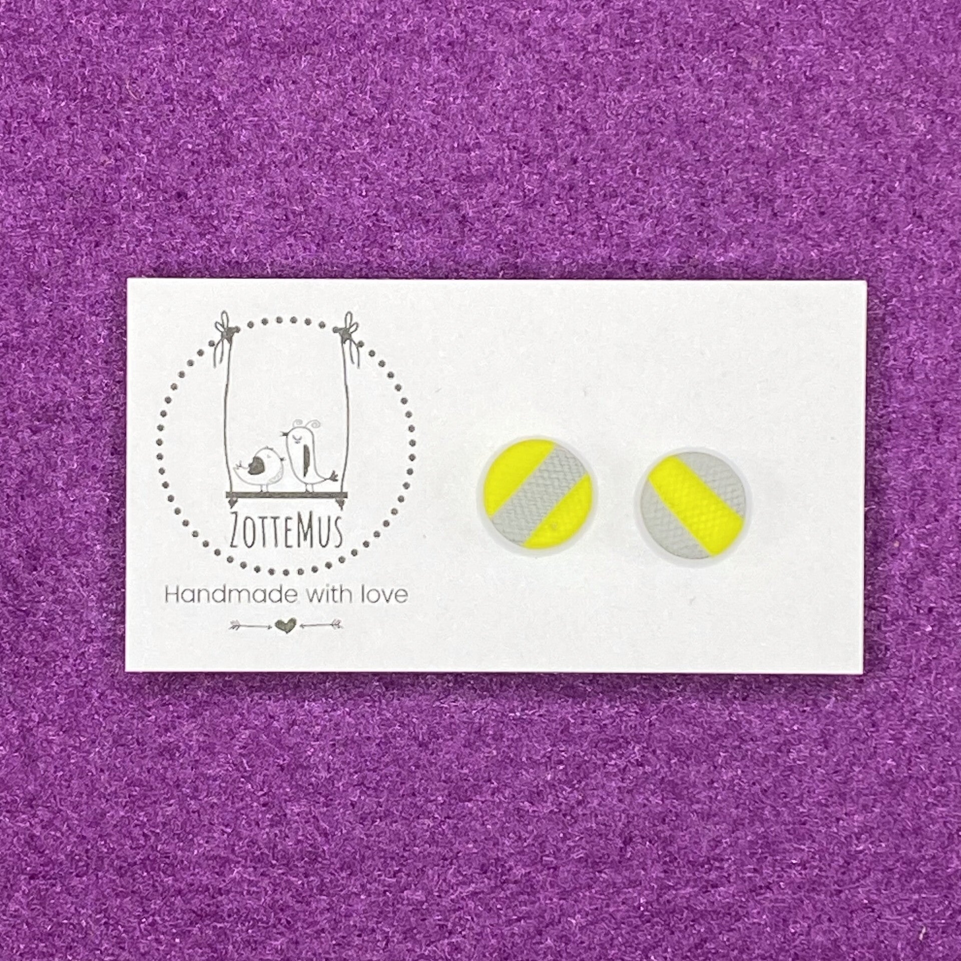 Pump Up The Jam Stud Round Grey Yellow