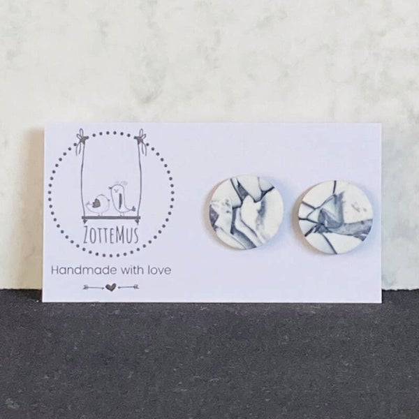 Pieces Stud Medium Black White Marble